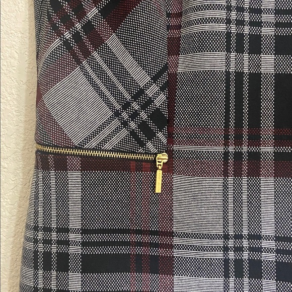 TAHARI Plaid Dress - Picture 9 of 13